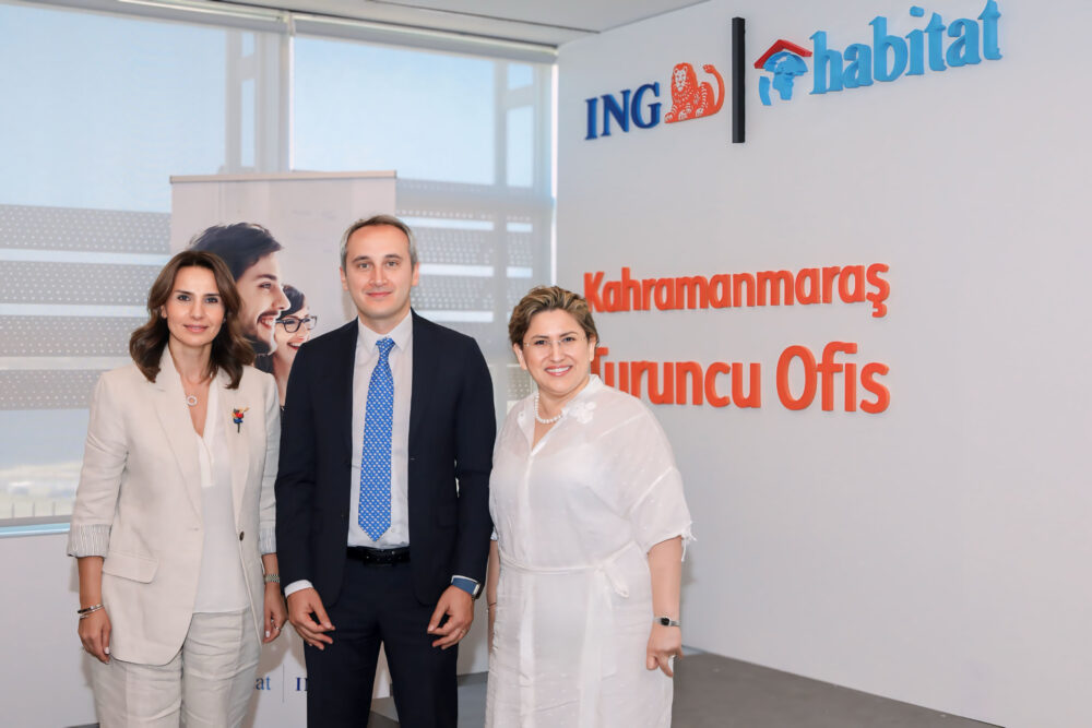 Esra Bezircio  lu   Alper G  kg  z   Nesrin Serin Onkarde  ler   scaled