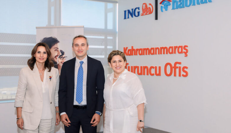 Esra Bezircio  lu   Alper G  kg  z   Nesrin Serin Onkarde  ler   scaled