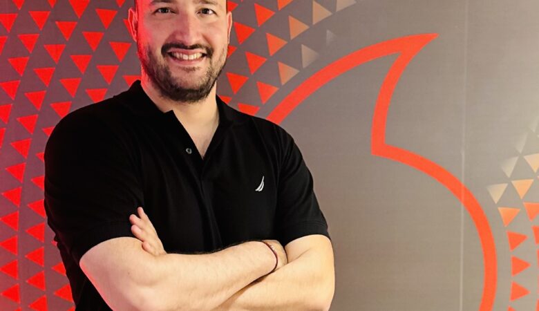 Vodafone T  rkiye Yeni      B  y  tme K  demli M  d  r   Volkan Aky  z