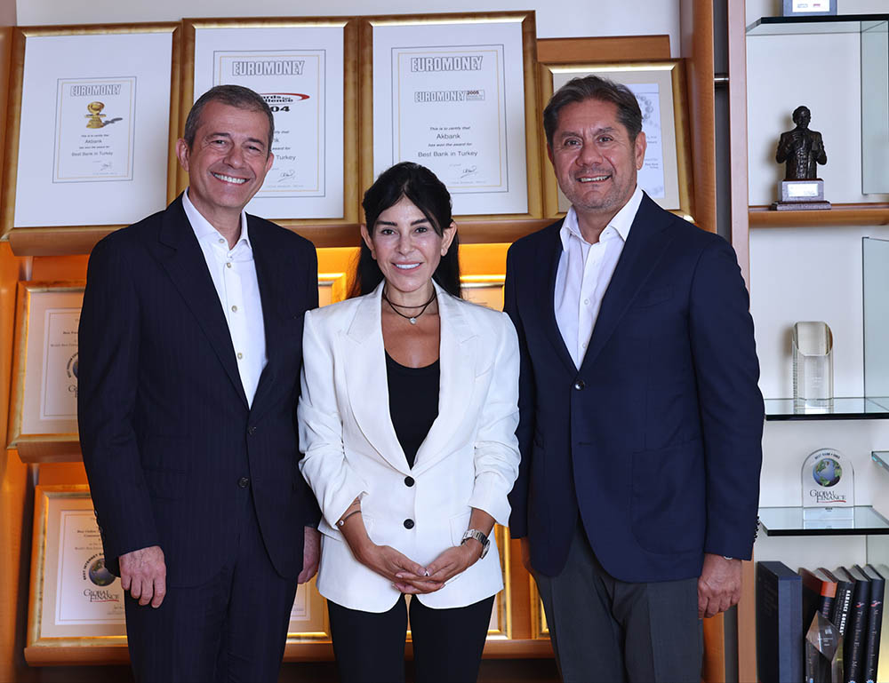 Akbank Y  netim